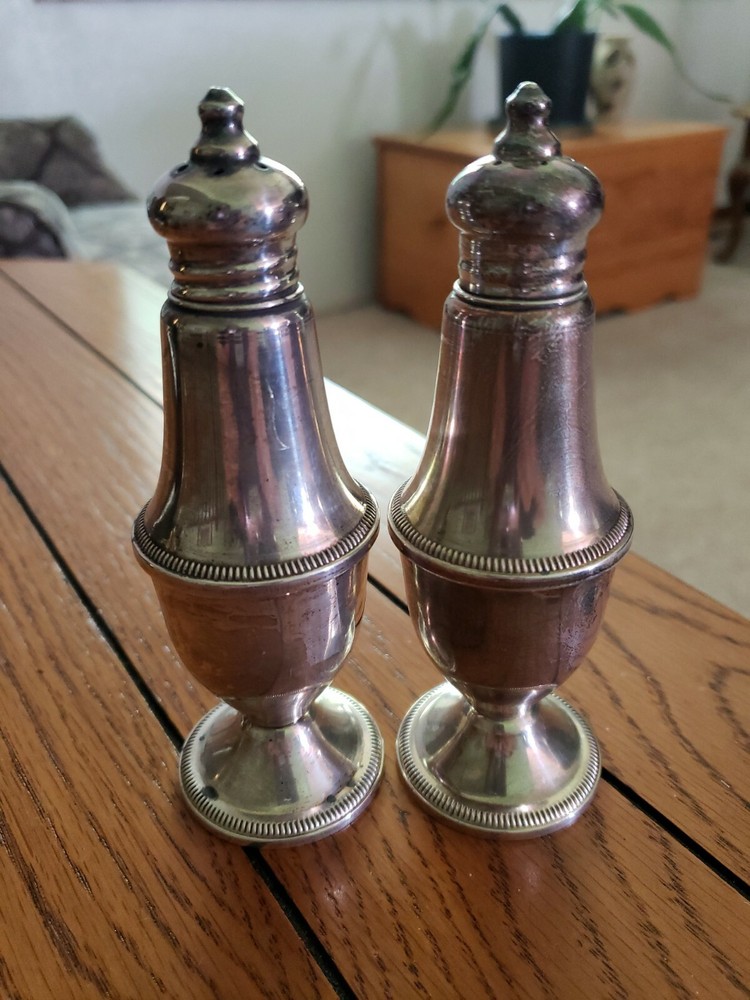 Fine pair Duchin weighted sterling silver salt pepper shaker (B1)