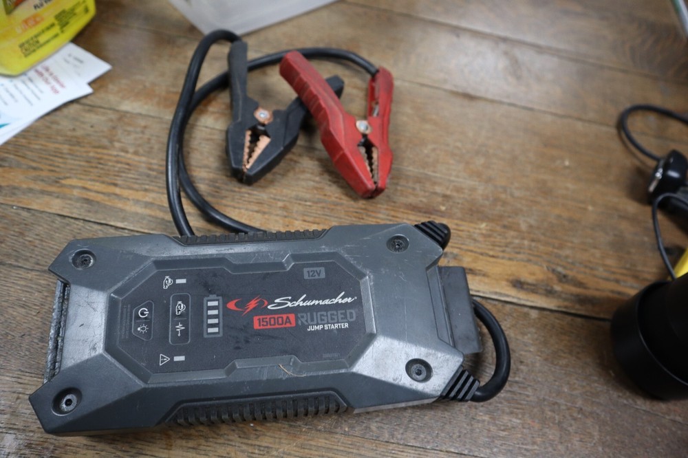 Schumacher 1500a Rugged Lithium 12v Jump Starter USED USED WORKING
