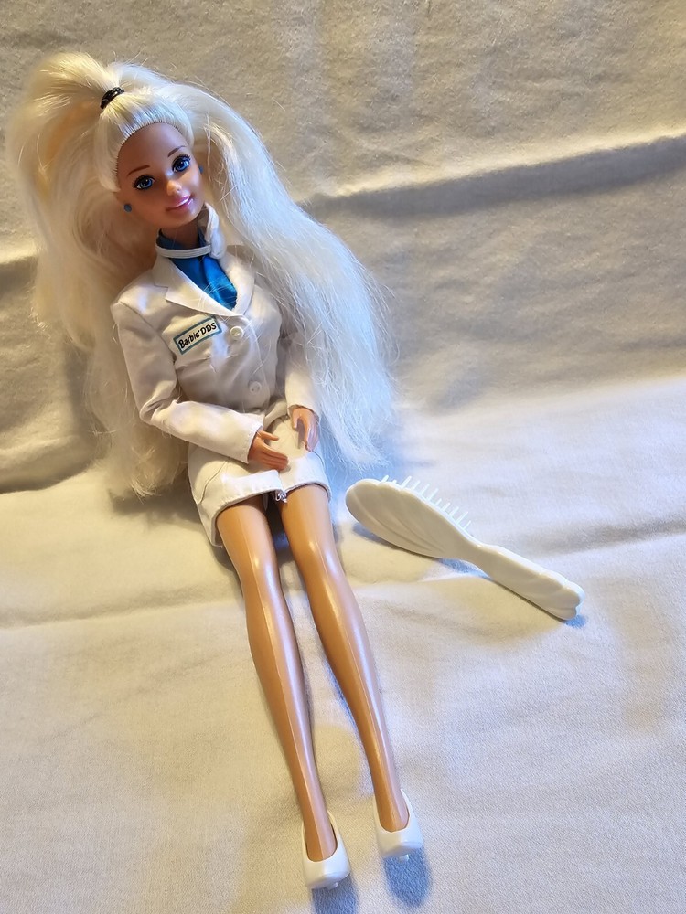Vintage 1997 1990s Talking Barbie DDS Dentist Doll Mattel New Battery WORKS!