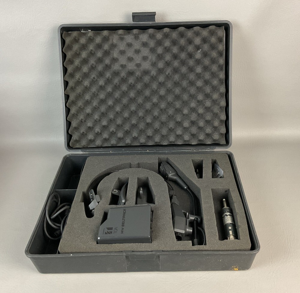 TOA Electronics Bodypack Transmitter and Headset Microphone