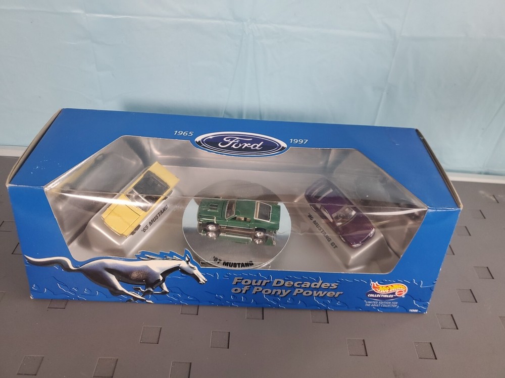 Hot Wheels Collectibles Four Decades Of Pony Power 3-Car Mustang Set 1965-1997