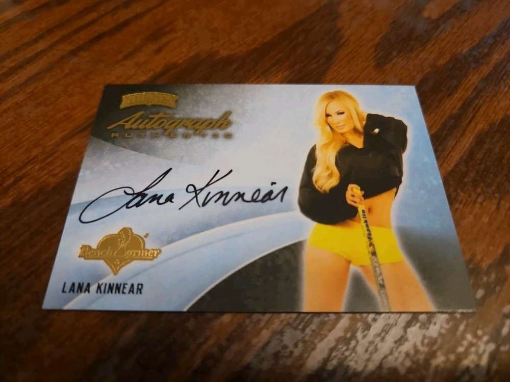 2014 Benchwarmer Hockey Autograph Gold Foil Card Lana Kinnear #61 Auto Playboy