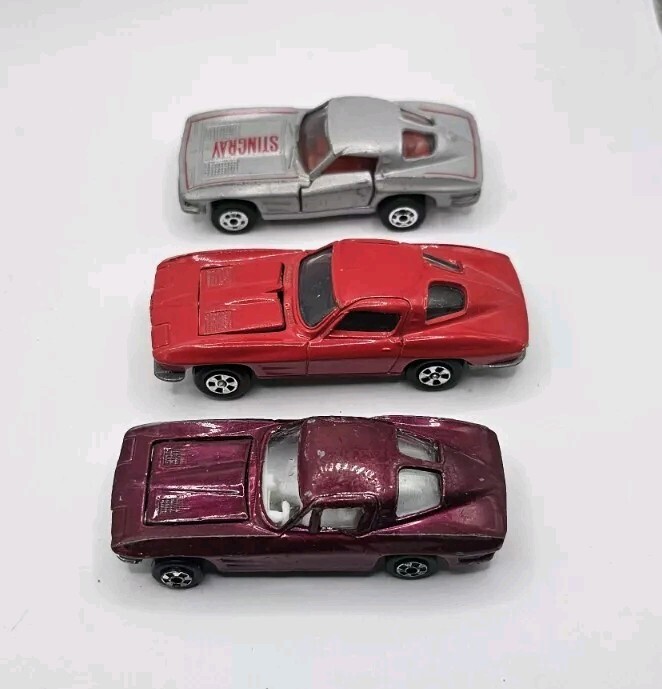 Vintage '63 Vette Road Champs Zee ERTL 1/64 Scale Corvette Stingray Split Window