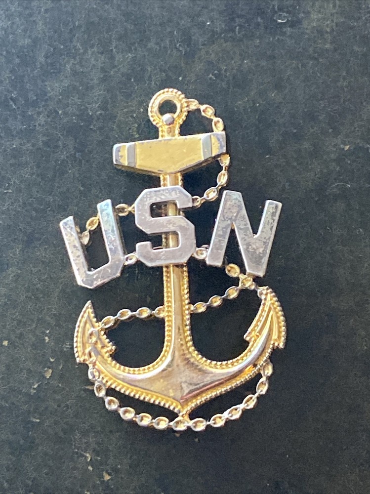WWII US Navy Chief Petty Officer Sterling Gold Hat Badge Pin