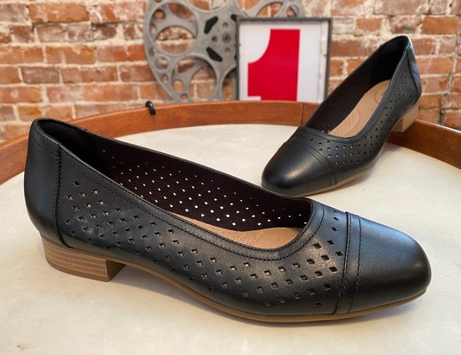 Clarks Black Perforated Leather Pumps Juliet Cedar New Loafer Ballet