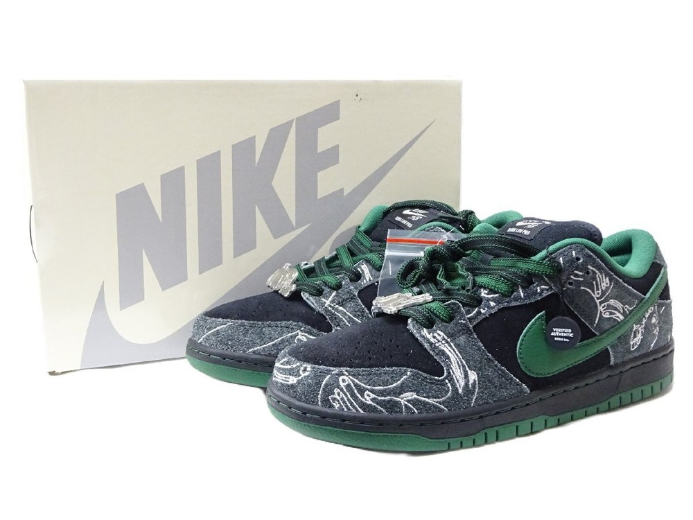 NIKE Men 9.0US /  Sb Dunk Low Qs/Dunk There Skateboards Sneakers Hf7743-001