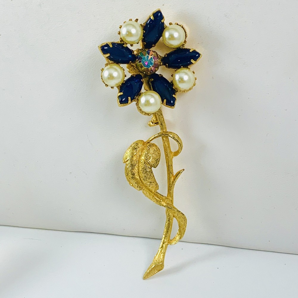 Vintage Rhinestone Flower Brooch with Faux Pearl Cabochon and Long Stem