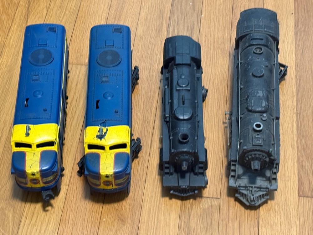 Lionel Vintage Train Set Pieces