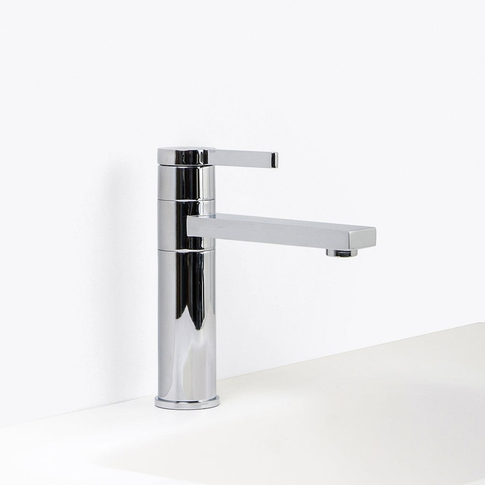 Metro Soho 8 Inch Single Hole Bathroom Faucet in Brass Polished Chrome