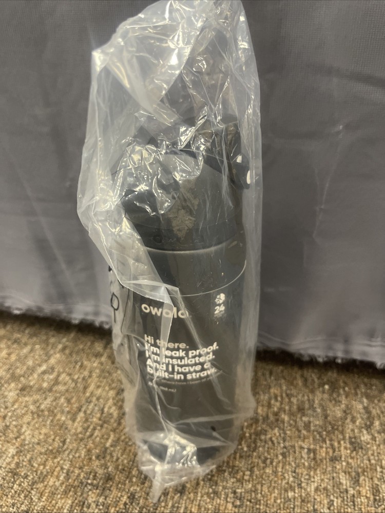 Owala 32oz FreeSip Insulated Stainless Steel Water Bottle in Black