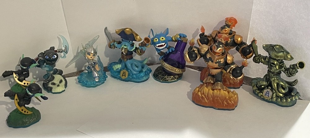 2013 Series Skylanders Giants Character Lot Of 9 (See Description)