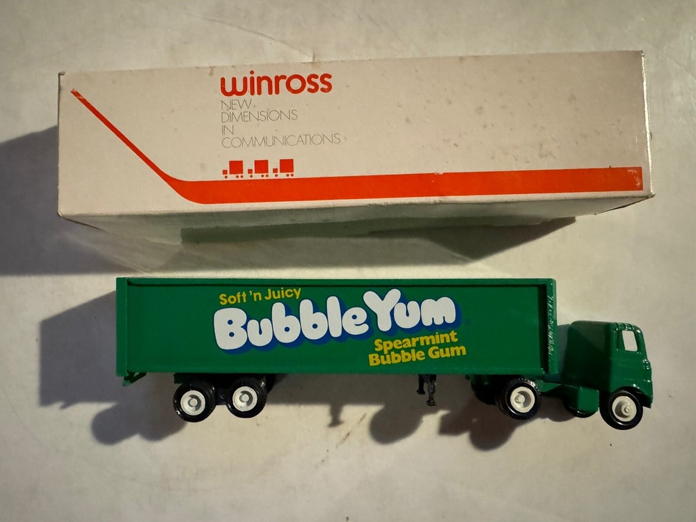 Winross Bubble Yum Green Cabover Tractor Trailer with Lifesavers Beach Nut Theme