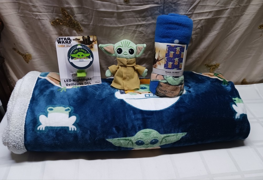 Star Wars Mandalorian Baby Yoda Lot/Big & Small Blankets, Plush & Night Light