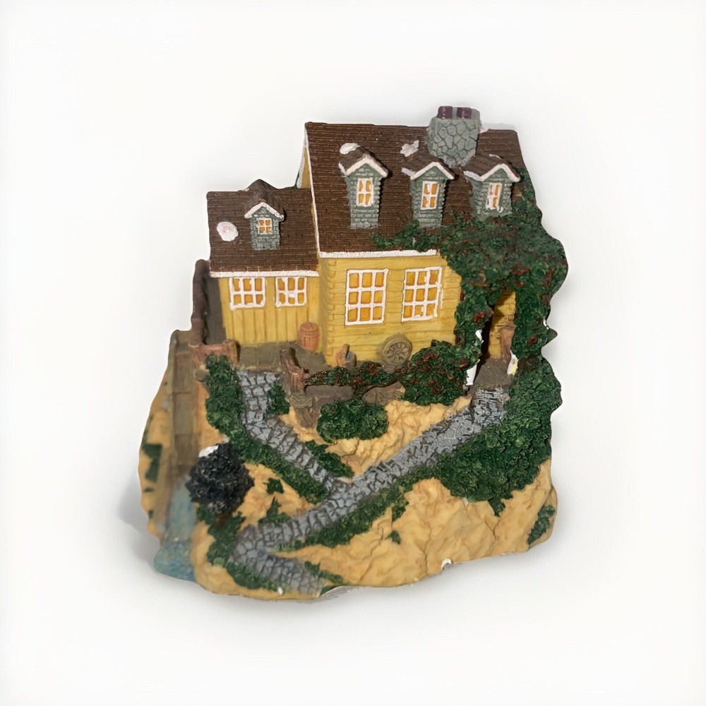 Vintage 1995 Santas Best Christmas In Vail Hideaway Cottage Holiday Collectible