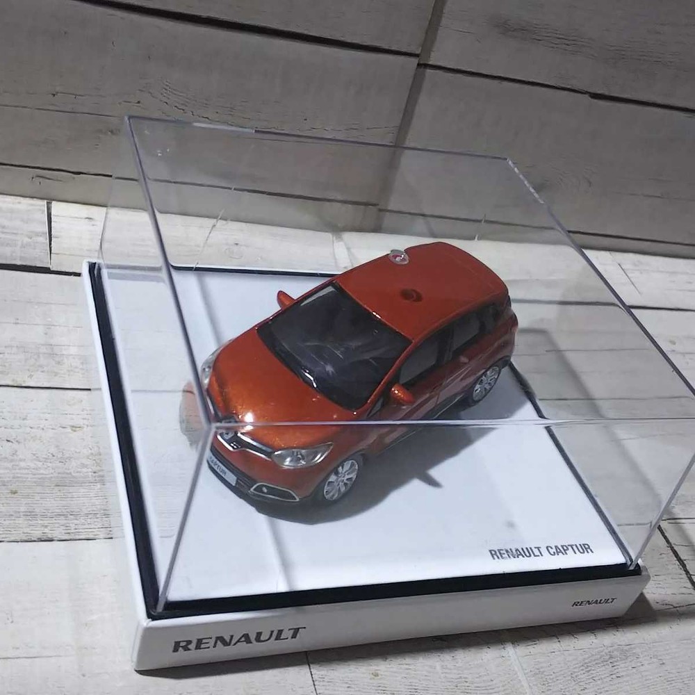 Norev 1/43 Renault CAPTUR Miniature Car in Orange