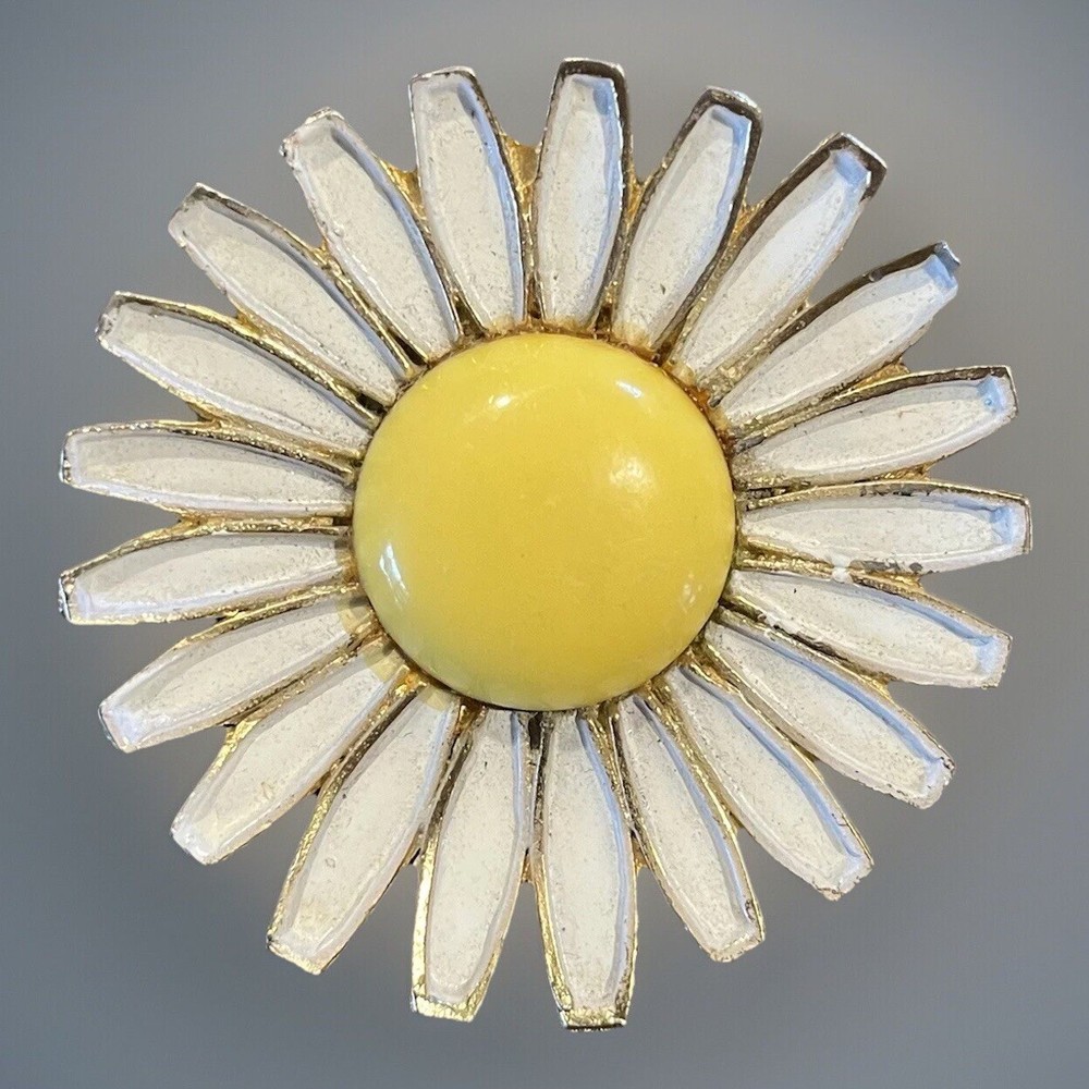 Weiss Daisy Flower Brooch  Vintage Signed Designer White Yellow Enamel 2.25”