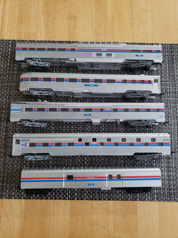 Vintage HO scale CON-COR Set of 5 Amtrak Passenger Coaches