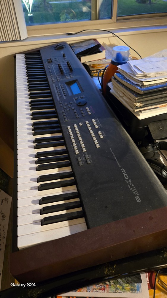 Yamaha MOXF8 Keyboard Synthesizer
