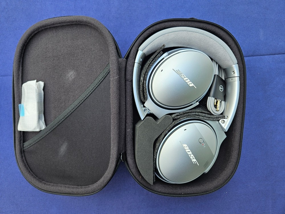 Bose QuietComfort 35 II Over the Ear Headphone - Silver