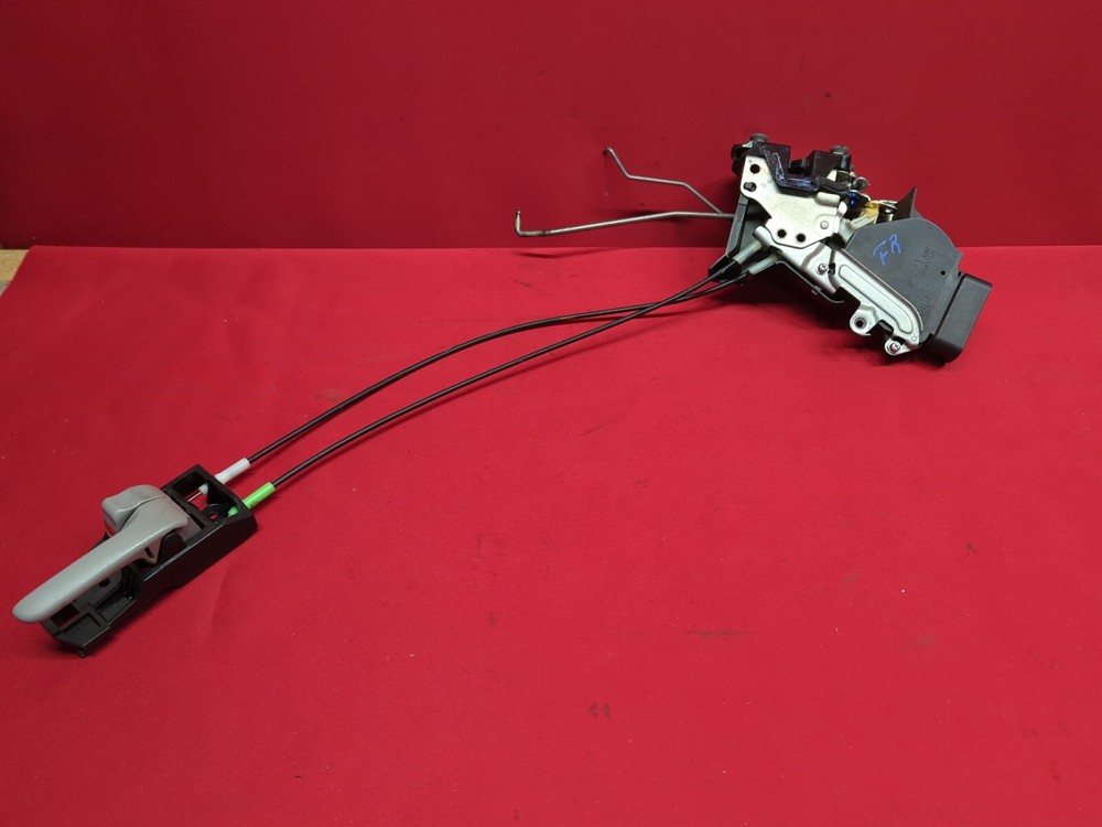 2001 - 2007 FRONT RIGHT Door Latch Lock Actuator Assembly w/ Cables 69030-48060