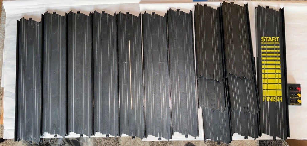 Tyco Command Control Nite Glow Straight Track 14 pcs - plus nite glow strips