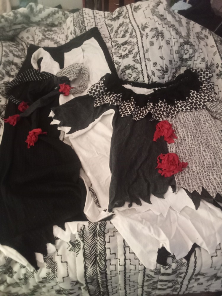 Clearance Sale!! Halloween! Joker/ clown costume with hat size small