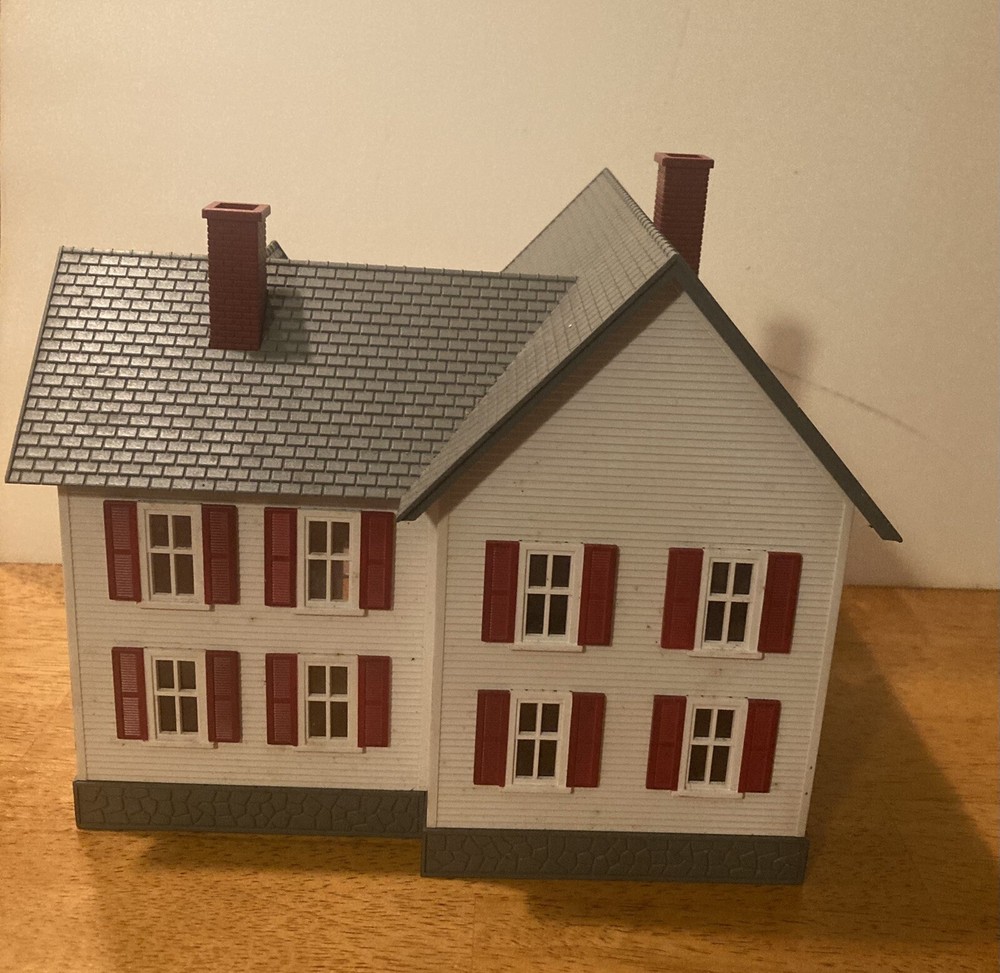 0 Scale Model Building. 8x9 Inches. The House Lights Up. Just Need Bulb.