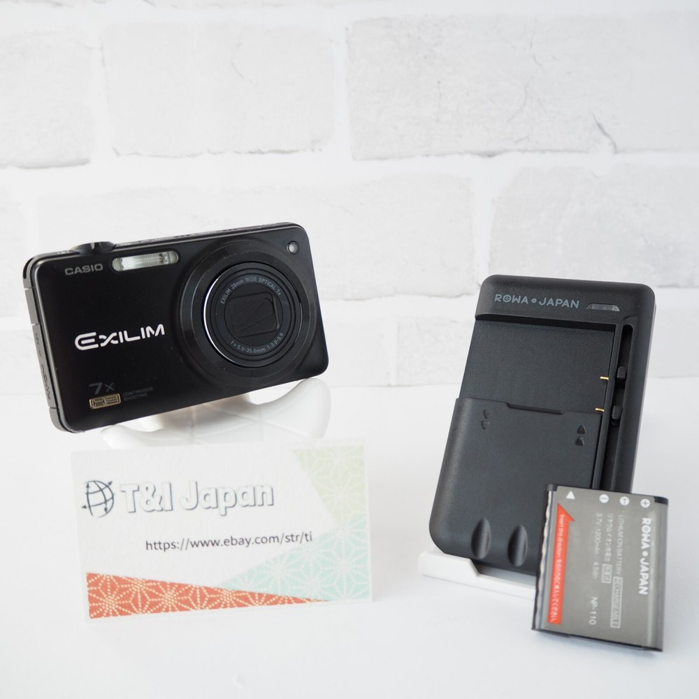 Near Mint CASIO EXILIM EX-ZR15 Compact Digital Camera Japan Includes Battery Charger