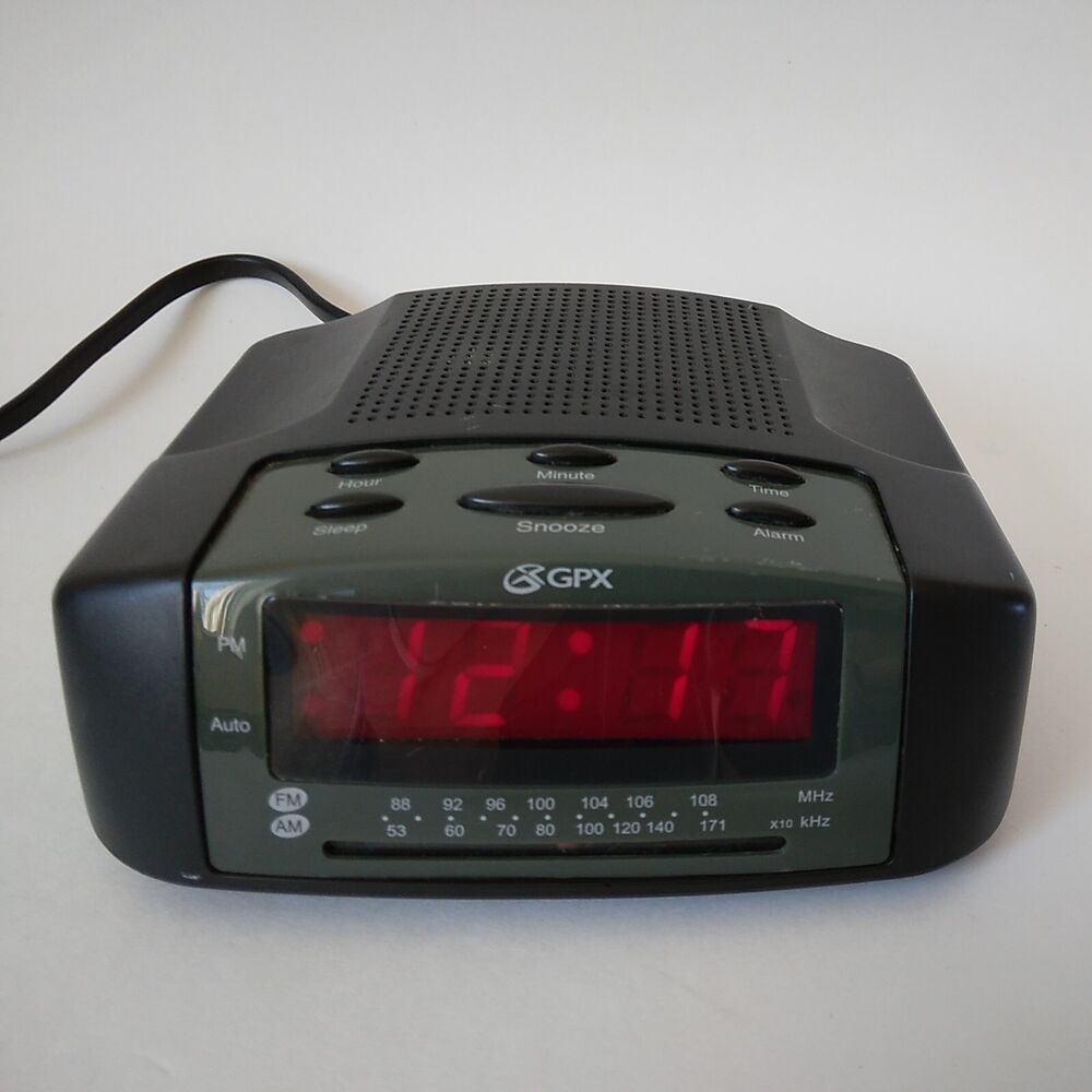 GPX CR2004 Radio Alarm Clock Green Black Corded Battery Backup Tested Works  
