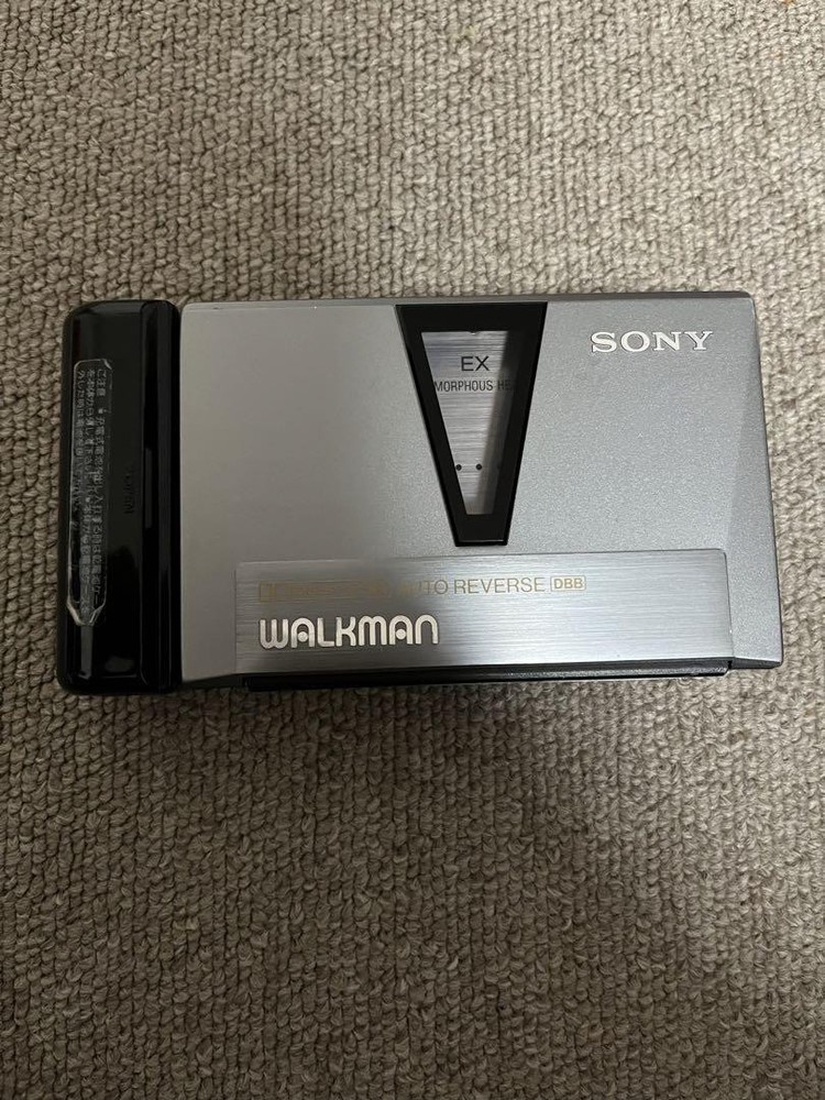 Sony WM-550C Cassette Walkman Portable Music Player Classic Retro Compact Design