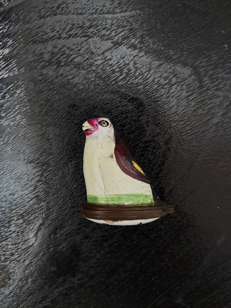 Rare C1770 Bilston or Staffordshire, Figural, Bird Bonbonniere Trinket Snuff Box
