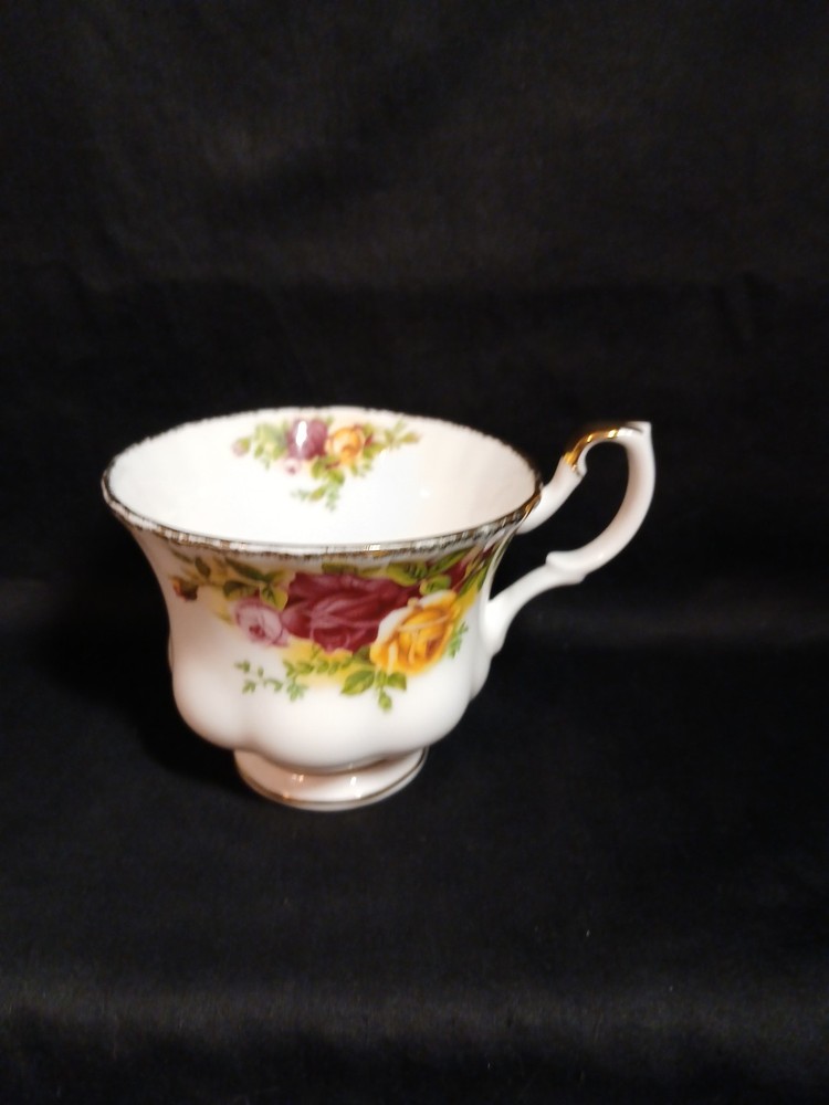 Vintage 1962 Royal Albert Old Country Roses Floral Tea Cup  