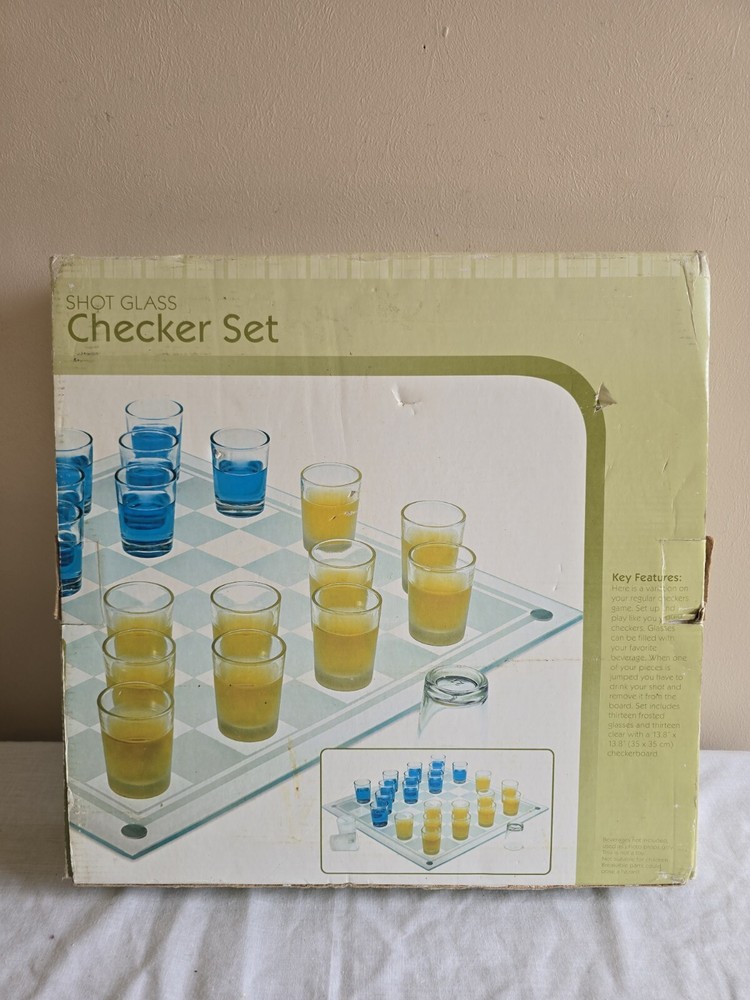 27pc Glass Checkers Game Set W/ .75oz Shot Glasses & Board In Box Pre-owned