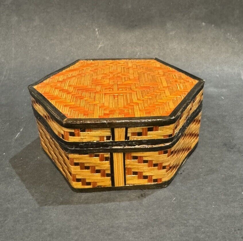 Woven Rattan Wicker Flower Design Trinket Box