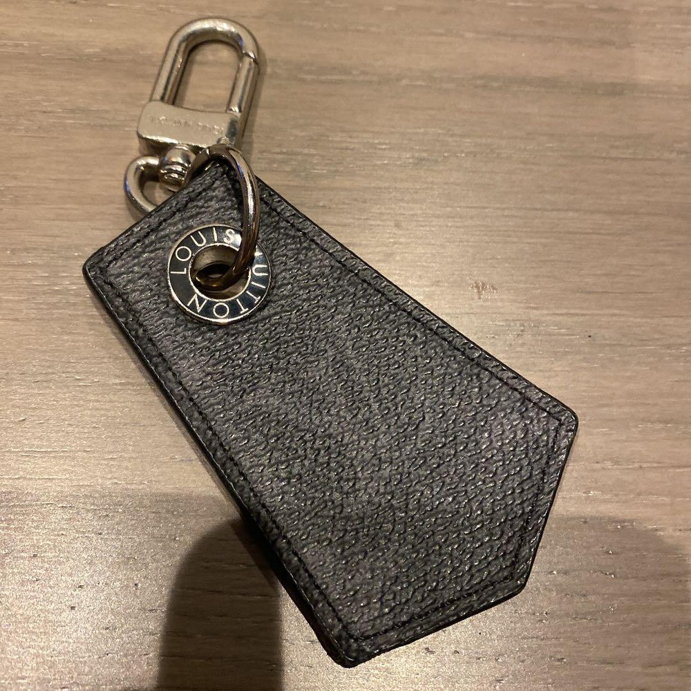 Vuitton Keychain Anschappe Eclipse Monogram Silver Charm