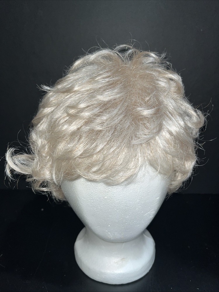 Vtg Paula Young Wig A3017A Size Average 101 Blonde Gray Straight Short Hair Wig