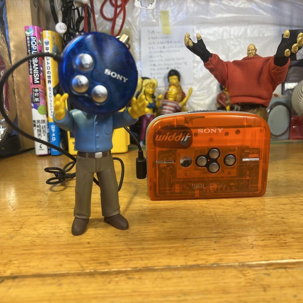 Retro Sony Cassette Walkman Wm-Ek1 Portable Music Player Maintained Movable