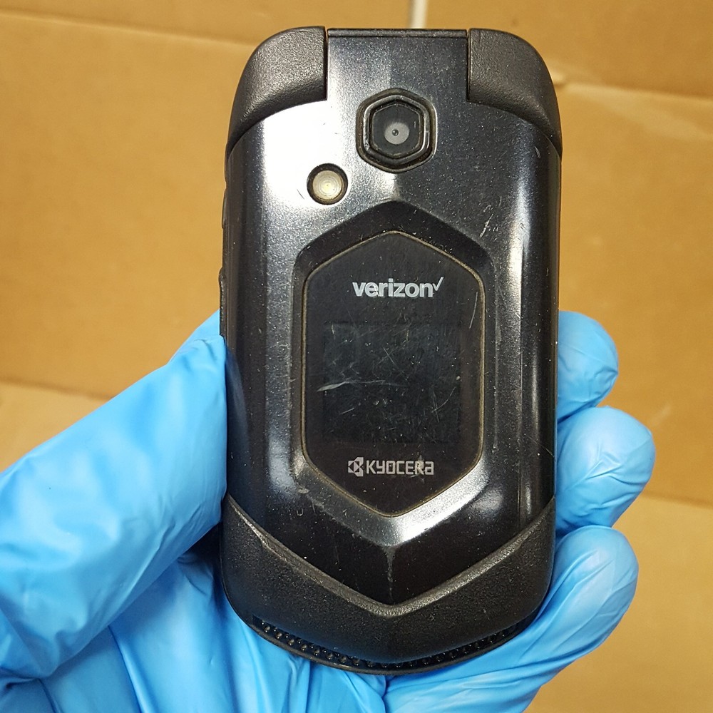 Kyocera E4610 Verizon Rugged Flip Phone 16GB  (No Chrgng Port Cover) PwrsOn USED