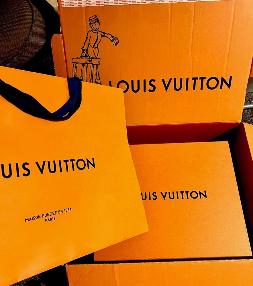 Authentic LOUIS VUITTON LV Gift Box Magnetic Empty Large Box 16.5-14-7.5 inches