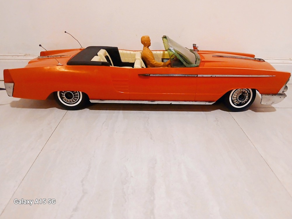 Vintage 1964 Deluxe Reading Crusader 101 Motorized Remote Control Car 30