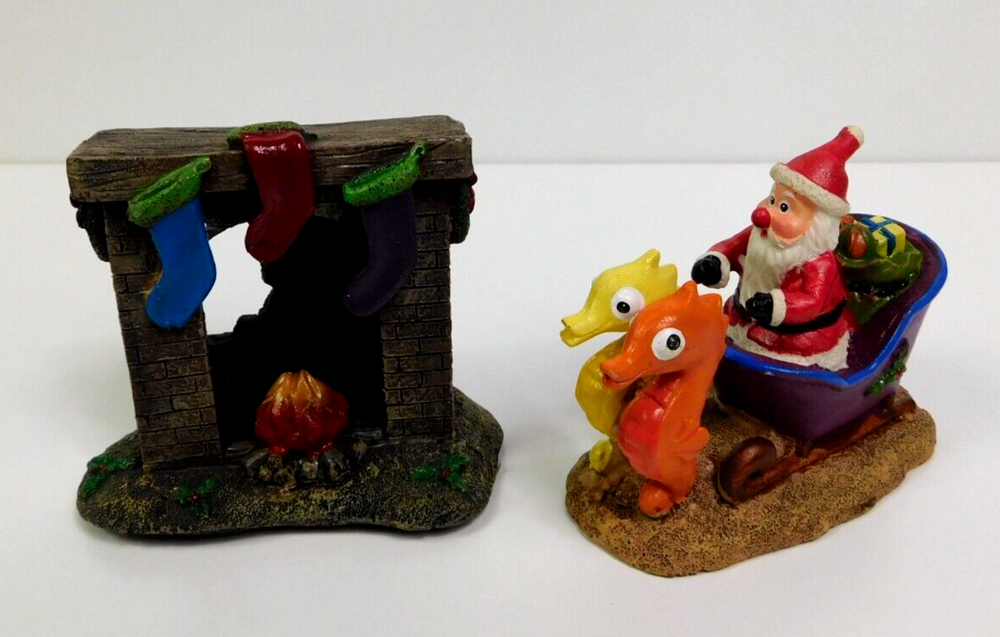 2 x Fish Tank Aquarium Christmas Ornament Fireplace & Santa Seahorse Decorations