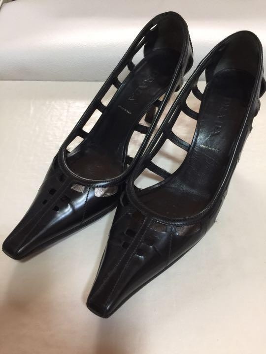 Prada Leather Elegant Heels Womens Size 5.5US 37 Excellent Condition