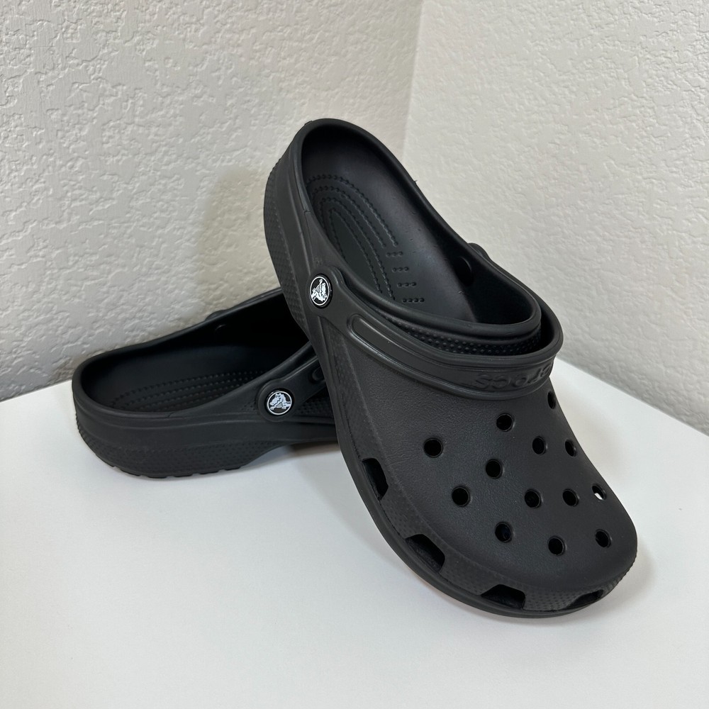 Zuecos clásicos Crocs negros unisex {mujer 10 hombre 8} usados en excelente estado