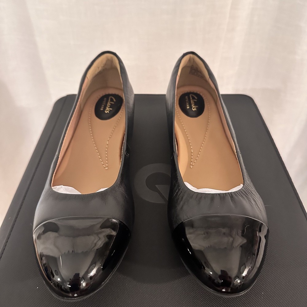 Clarks Alitay Susan Black Leather Flats 12M Never Worn Brand New with Box-image