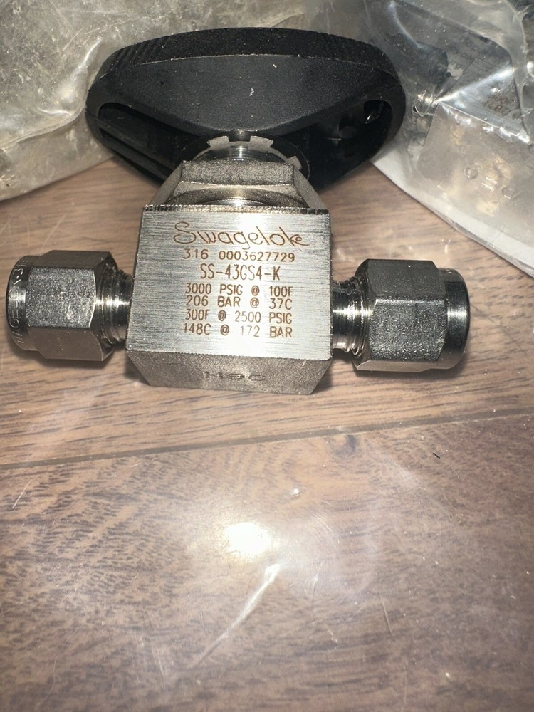 NEW Swagelok SS-43GS4-K Stainless Steel 1-Piece 1/4” Tube 40G Series Ball Valve