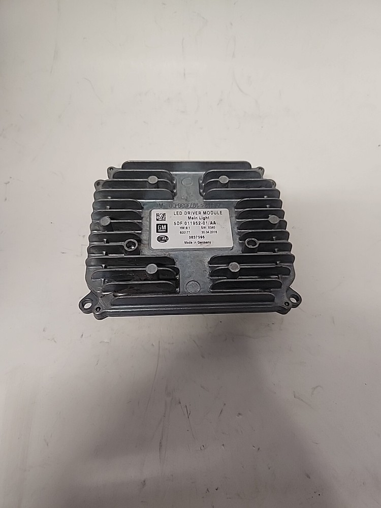 CT6 LED Headlight Driver Module 5DF 011952-01 AA OEM 231 Replacement