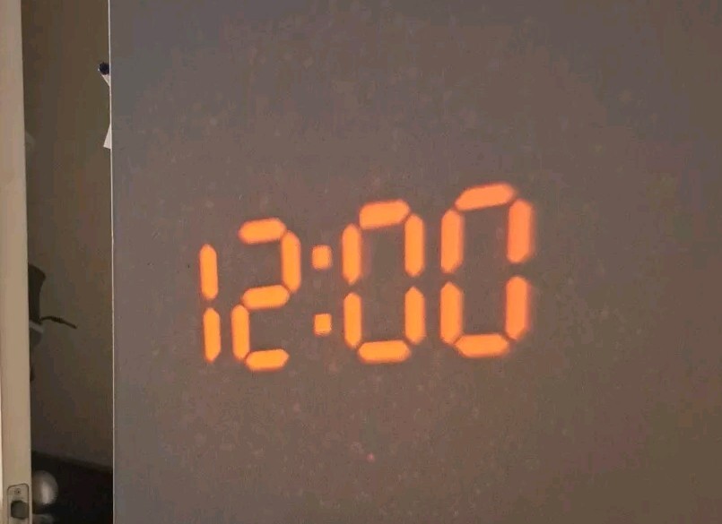 Smart Projector Alarm Clock with Time Display