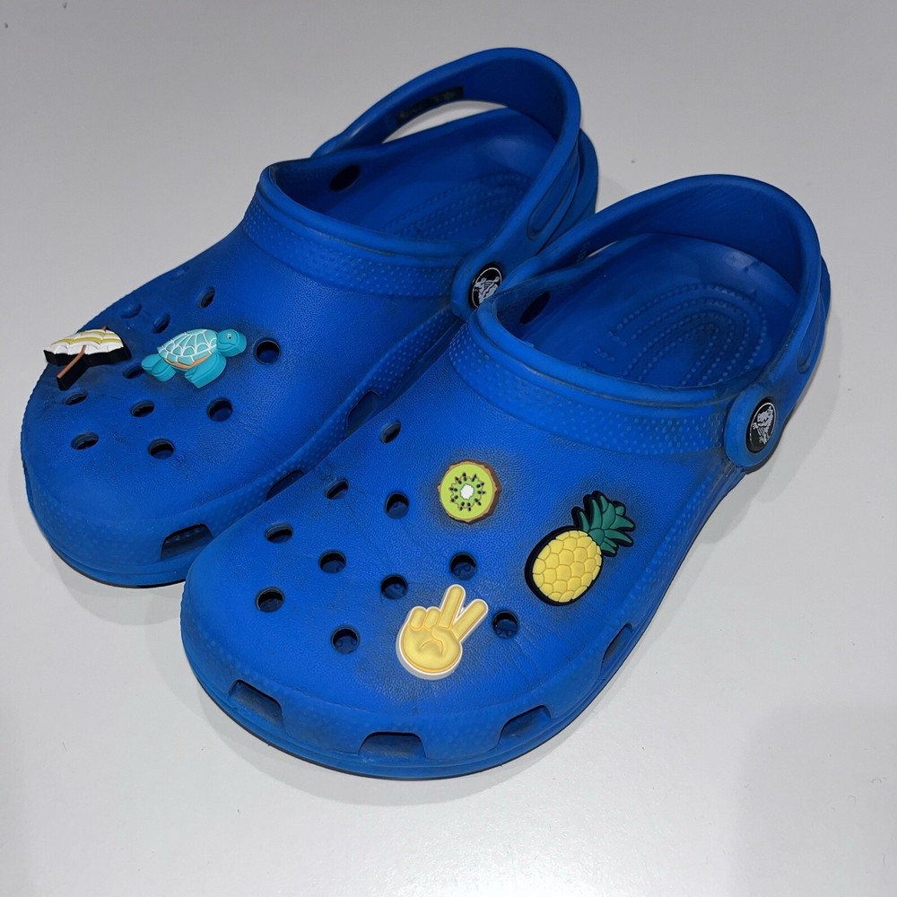 Crocs Girls Classic Clogs Youth Kid Size J3 Blue Sandals Jibbitz Charms