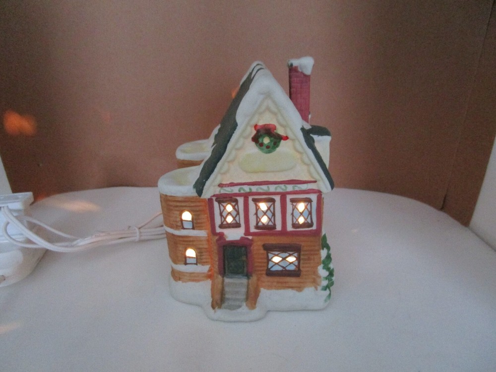 Vintage Winter Valley Cottage Porcelain Lit Christmas Village House B