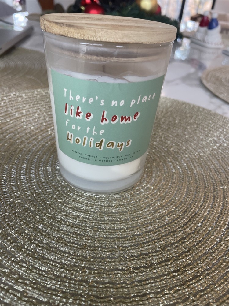 Leoben Co Holiday Home Scented 9oz 1-Wick Candle